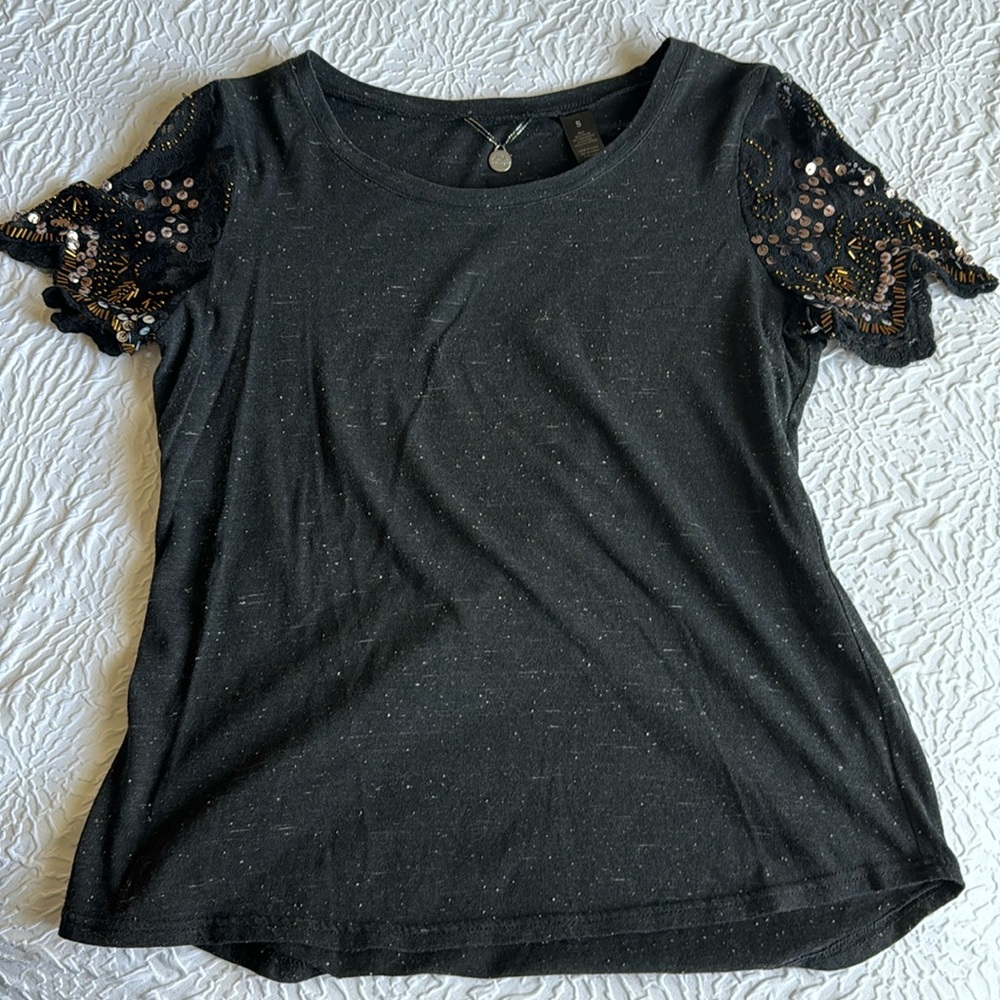 Buckle BKE Embellished Sleeve Tee